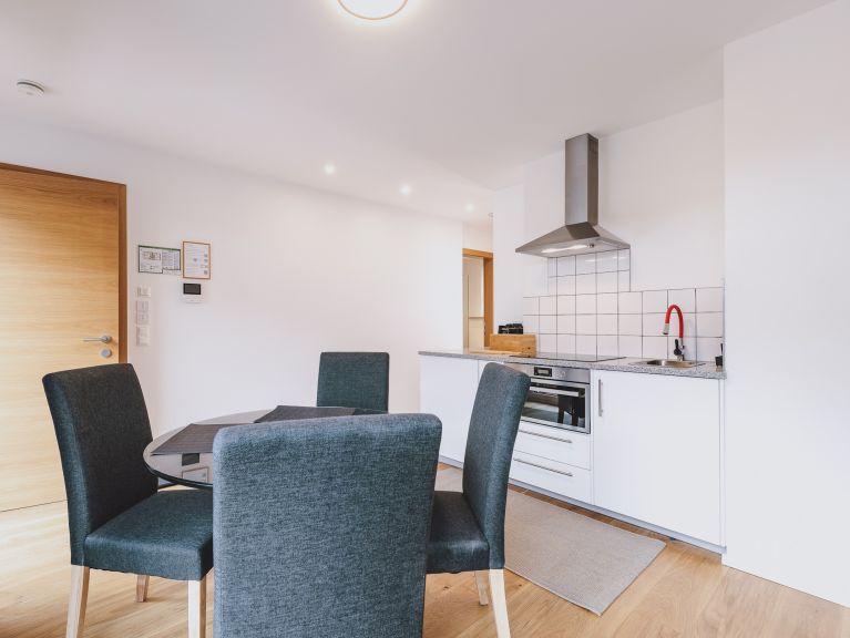 Apartment FP with side balcony