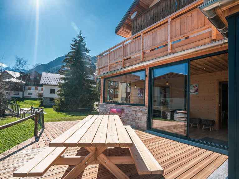 Chalet Sabot de Venus with outdoor hot tub
