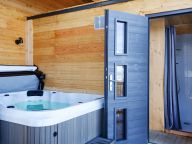 Chalet Paradise Star with sauna and outside whirlpool-3