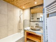 Chalet Le Pré Rene, with sauna and outdoor whirlpool-16