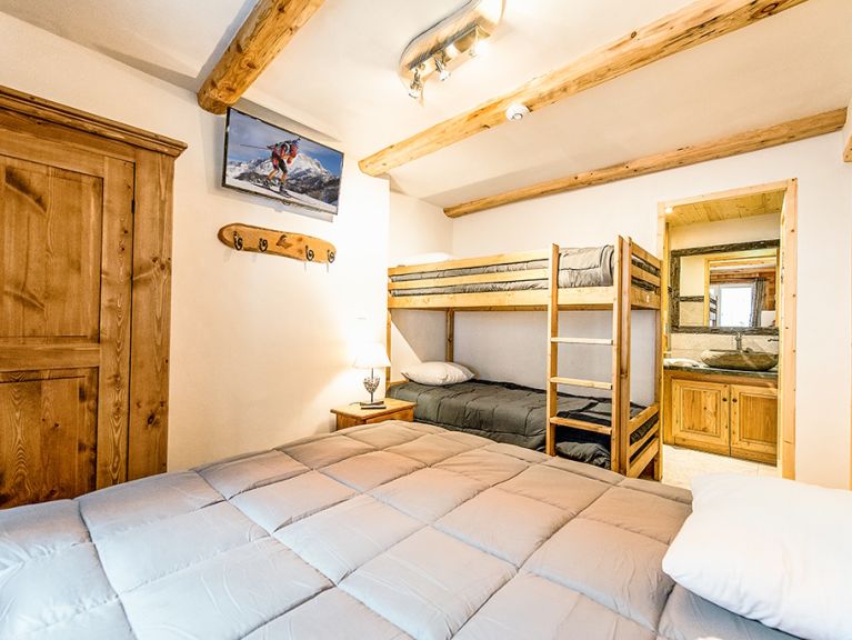 Chalet Le Pré Suzette, with sauna and outdoor whirlpool