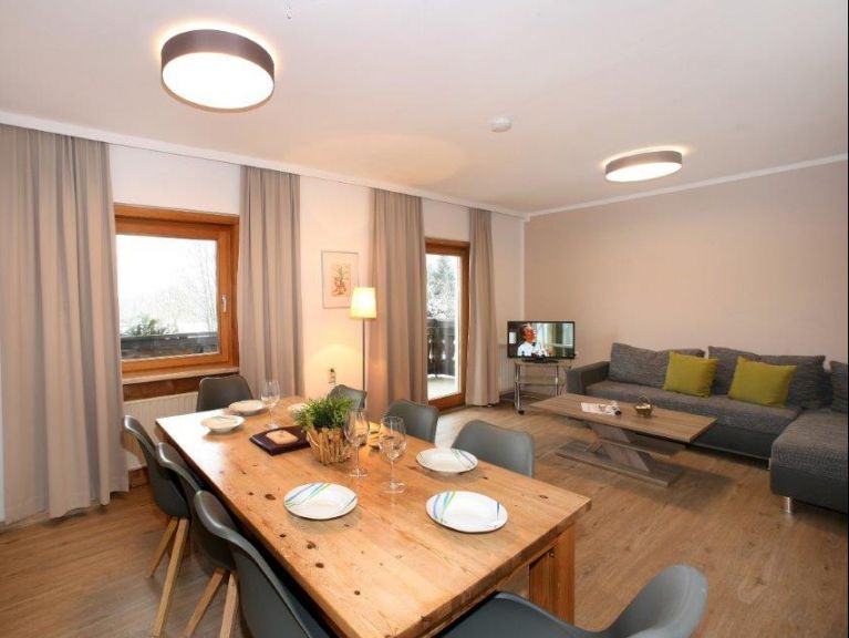 Chalet Edelweiss am See Combination, 5 apts. including communal kitchen/dining area