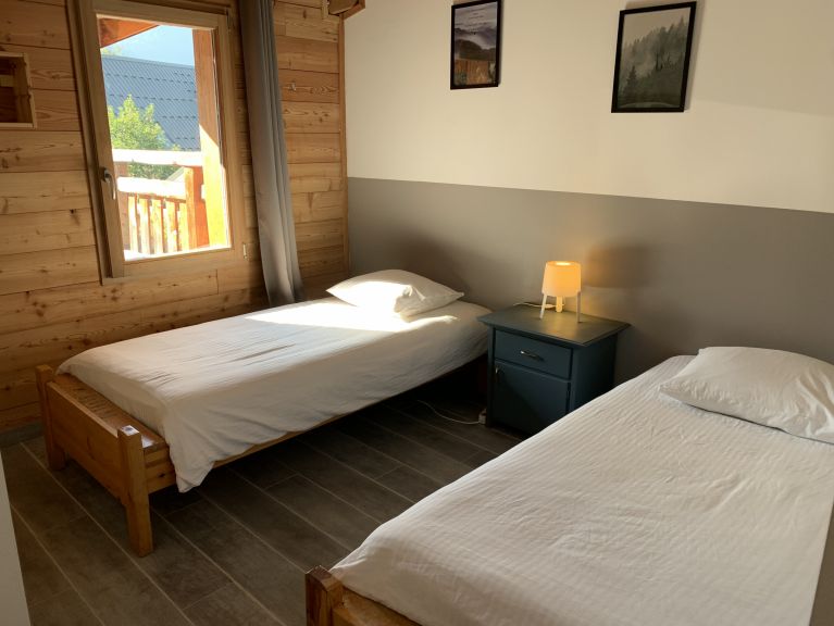 Chalet-apartment de Sarenne with outdoor whirlpool
