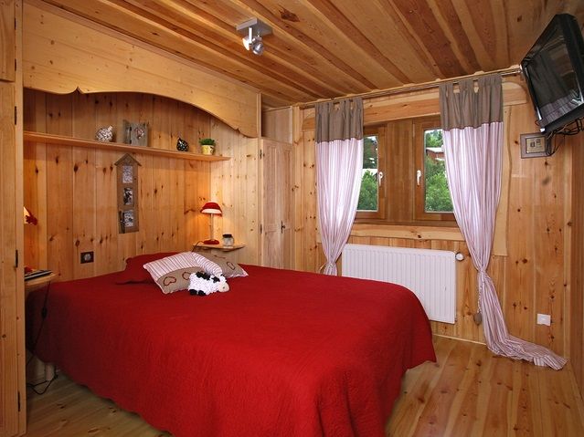 Chalet Leslie Alpen with sauna and whirlpool bath