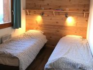Chalet Le Clos du Pré with a family room-10