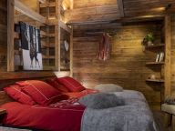 Chalet Prestige l'Atelier with sauna and outdoor whirlpool-12