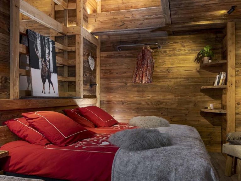 Chalet Prestige l'Atelier with sauna and outdoor whirlpool