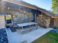 Chalet Les Oisillons with outdoor sauna-28
