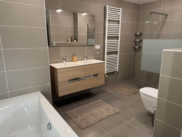 Apartment Le 360 No. 19 with outdoor whirlpool