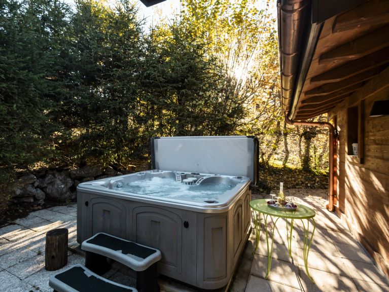 Chalet-apartment l'Ours with outside-whirlpool