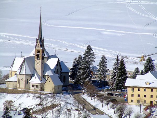 Ski village Small town in the heart of the Dolomites with cosy centre-1