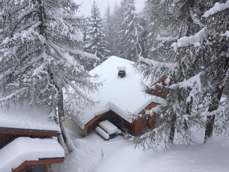 Chalet De Vallandry Le Vent en Poupe with outdoor sauna