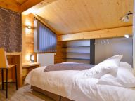 Chalet Les Frasses with private sauna and outdoor whirlpool-9
