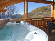 Chalet Nuance de Bleu with private sauna and outdoor whirlpool-3