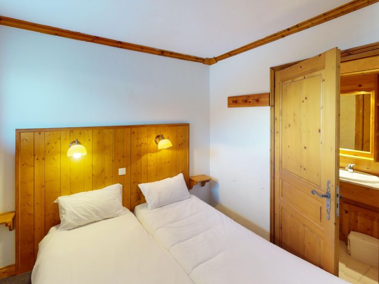 Chalet-apartment Les Arolles