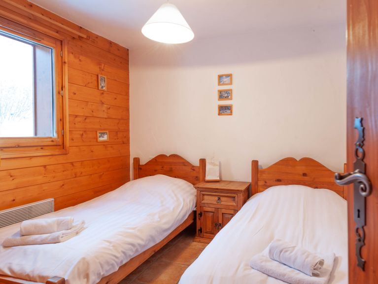 Chalet-apartment Le Hameau des Marmottes 4-rooms