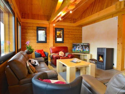Chalet Les Frasses with private sauna and outdoor whirlpool-2