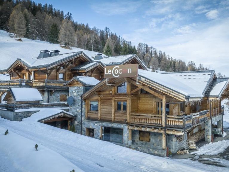 Chalet du Cocoon Mont-Blanc with outdoor hot tub
