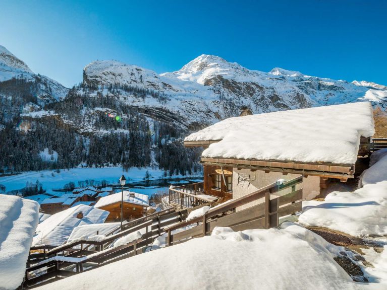 Chalet Whistler with private sauna and outside whirlpool