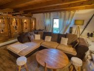 Chalet Les Oisillons with outdoor sauna-5