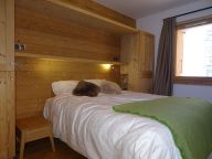 Chalet Caseblanche Aigle with wood stove, sauna and whirlpool-10