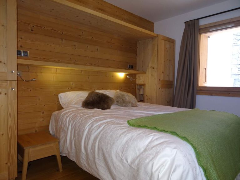 Chalet Caseblanche Aigle with wood stove, sauna and whirlpool