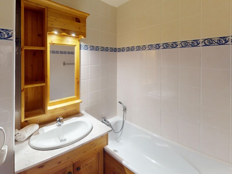 Chalet-apartment Les Arolles