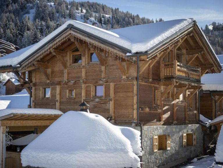 Chalet du Cocoon Pierra Menta 2 with sauna and shared outdoor hot tub