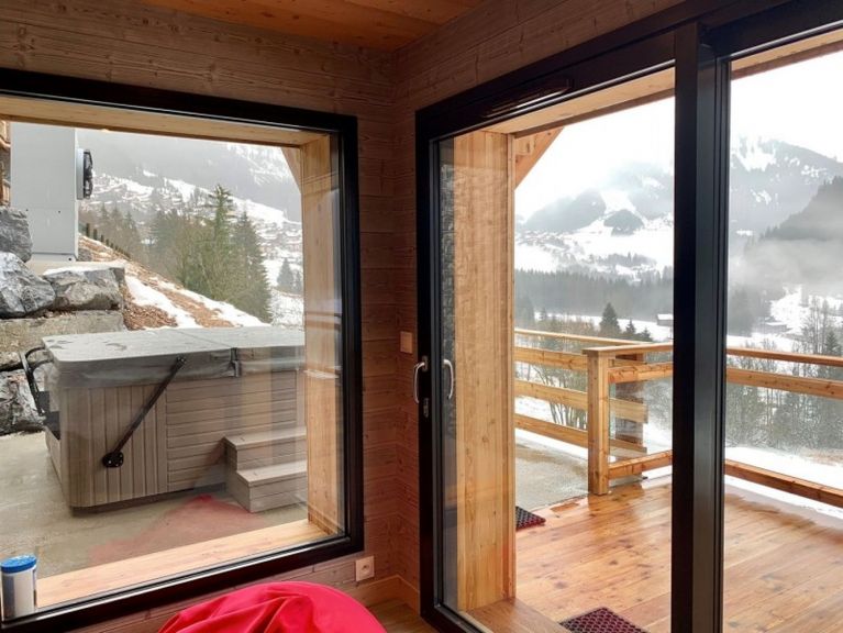 Chalet Entre Vous with outdoor whirlpool