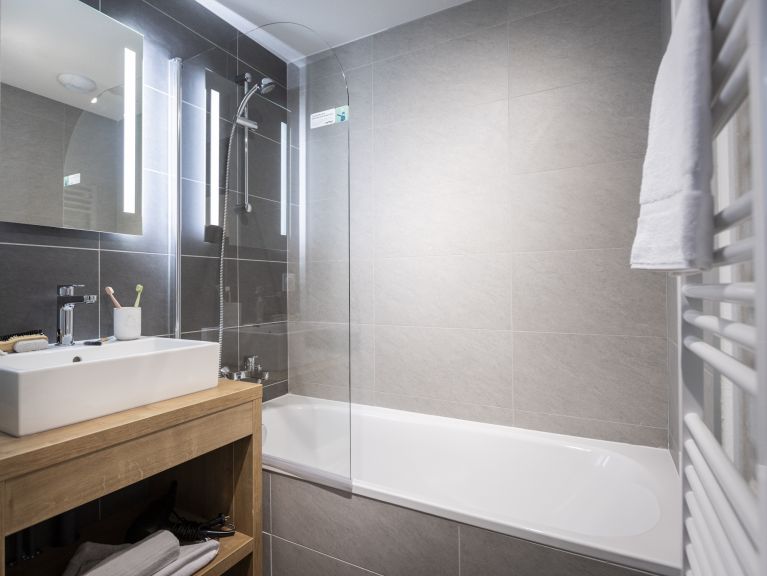 Apartment Club MMV Le Serra Neva with cabin