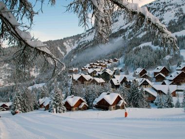 Ski village Oz-en-Oisans