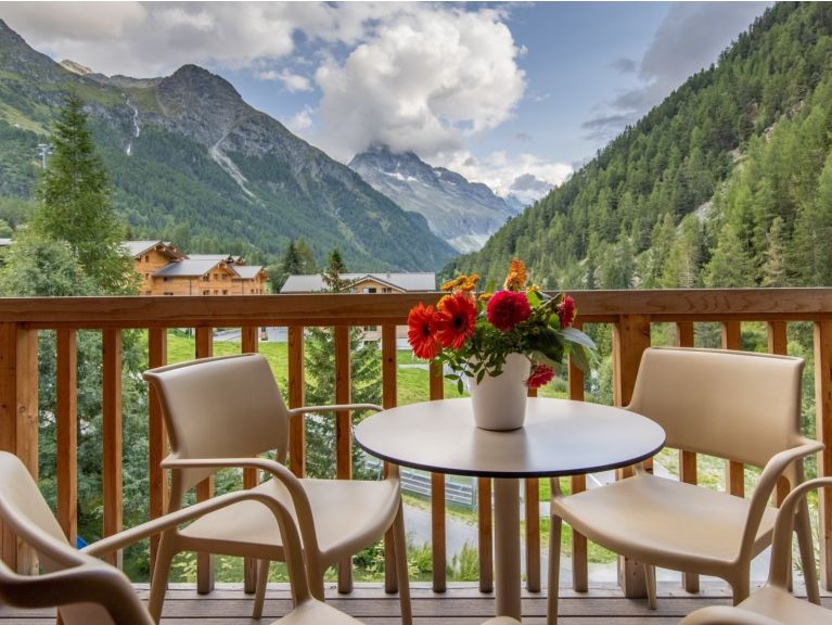 Apartment Swisspeak Resort Zinal with balcony