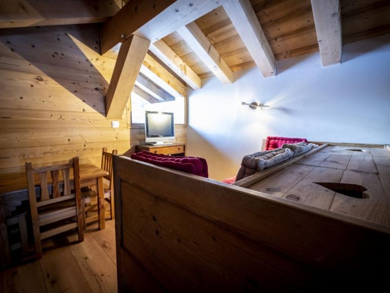 Chalet du Cocoon Pierra Menta 1 with sauna and shared outdoor hot tub