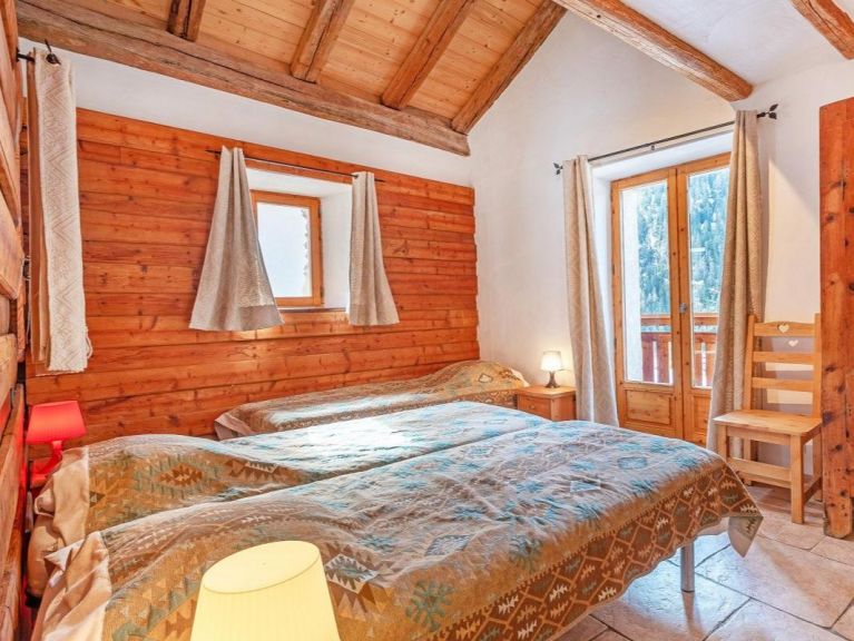 Chalet Honoré with sauna