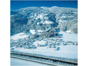 Ski village Small, idyllic winter sport village, in the heart of large ski areas-3