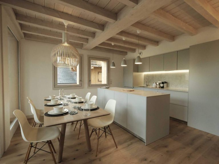 Chalet Caseblanche Retreat with wood burner and sauna