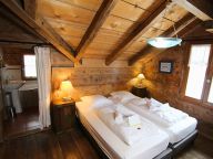 Chalet Le Vieux catering included and private sauna-9