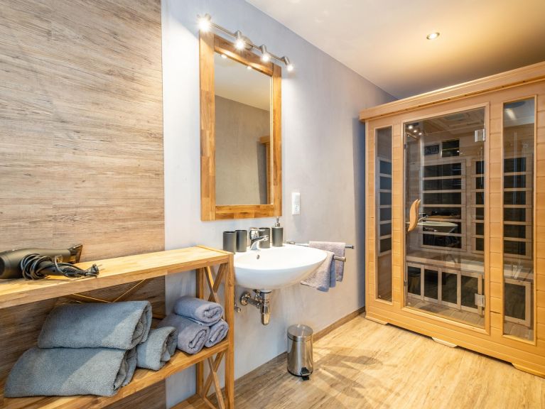 Chalet-apartment Rupertihof with infrared cabin