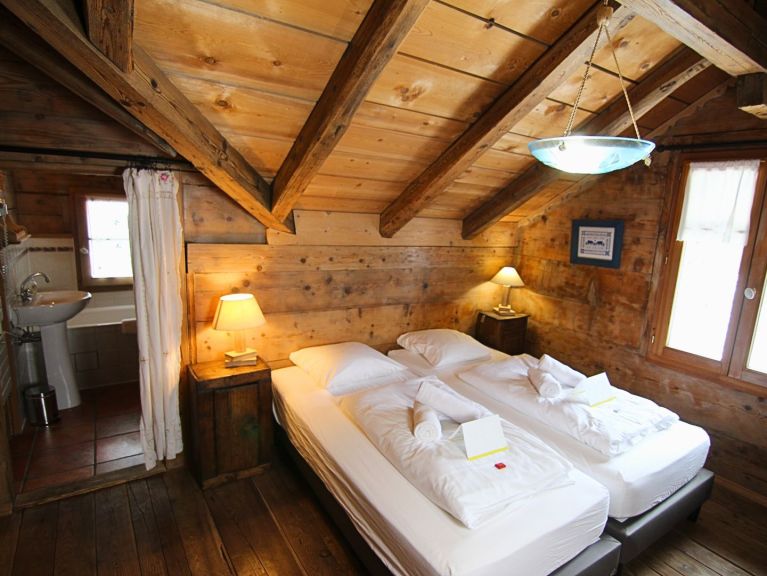Chalet Le Vieux catering included and private sauna