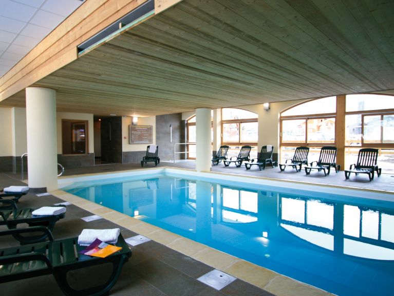 Chalet-apartment L'Ecrin des Sybelles with cabin