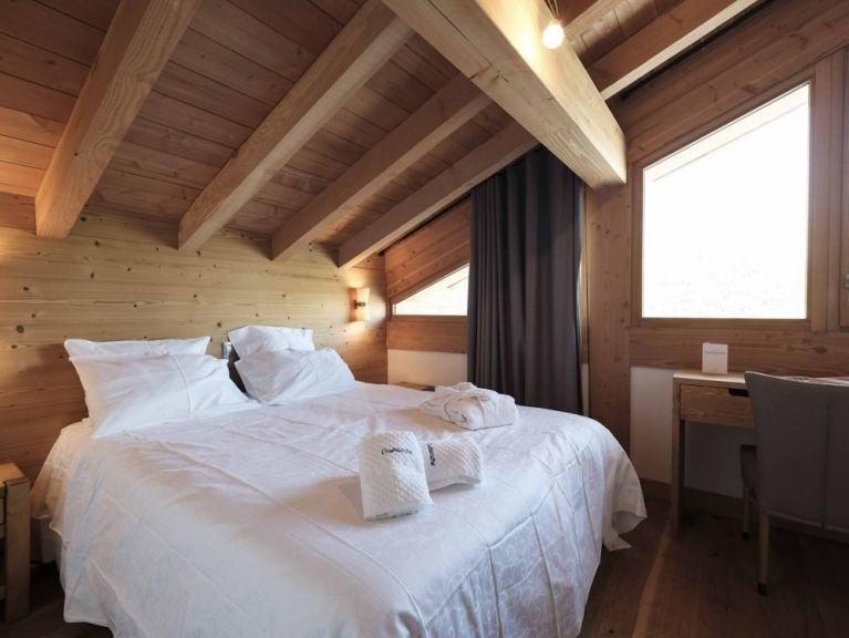 Chalet Caseblanche Myriel with fire place, sauna and whirlpool