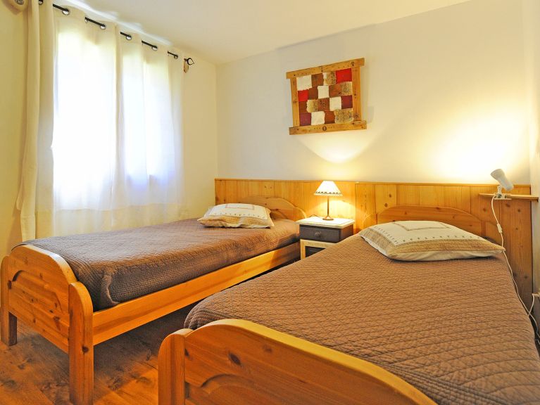 Chalet-apartment Cristal whole chalet