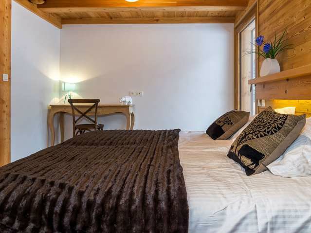 Chalet Emilie with outside whirlpool