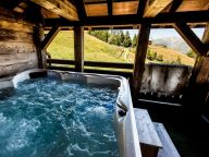 Chalet du Cocoon Pierra Menta 1 with sauna and shared outdoor hot tub-16