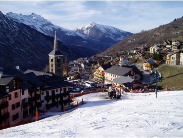 Ski village Snow-certain winter sport destination in the ski area Trois Vallées-6