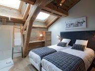 Chalet Le Lys with private pool-8