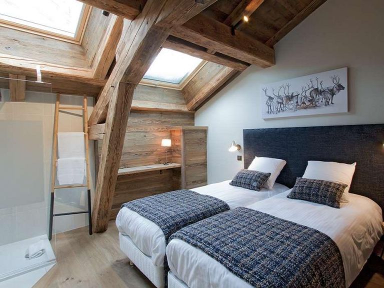 Chalet Le Lys with private pool