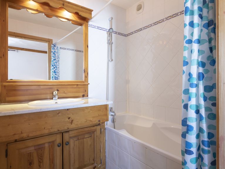 Chalet-apartment des Neiges Hermine with sauna