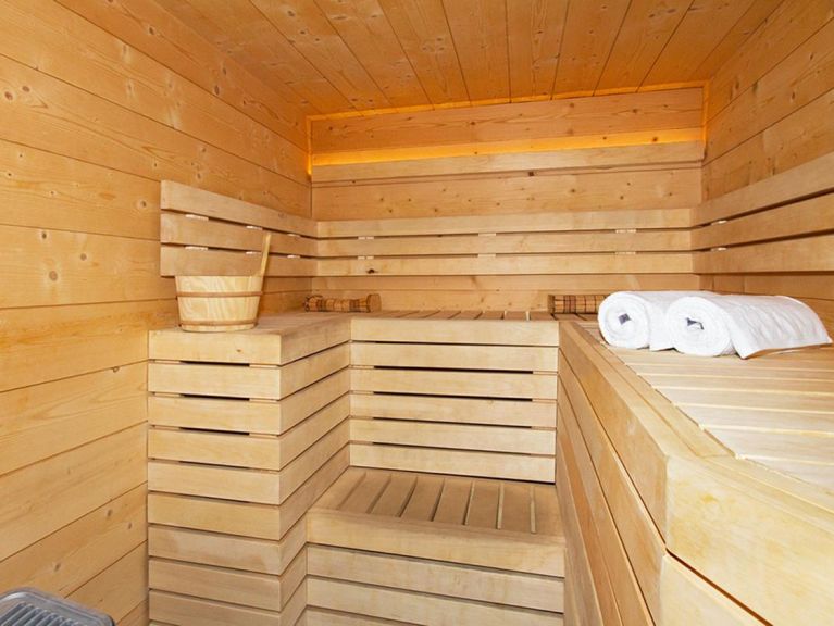 Chalet Le Loup Lodge with private pool and sauna