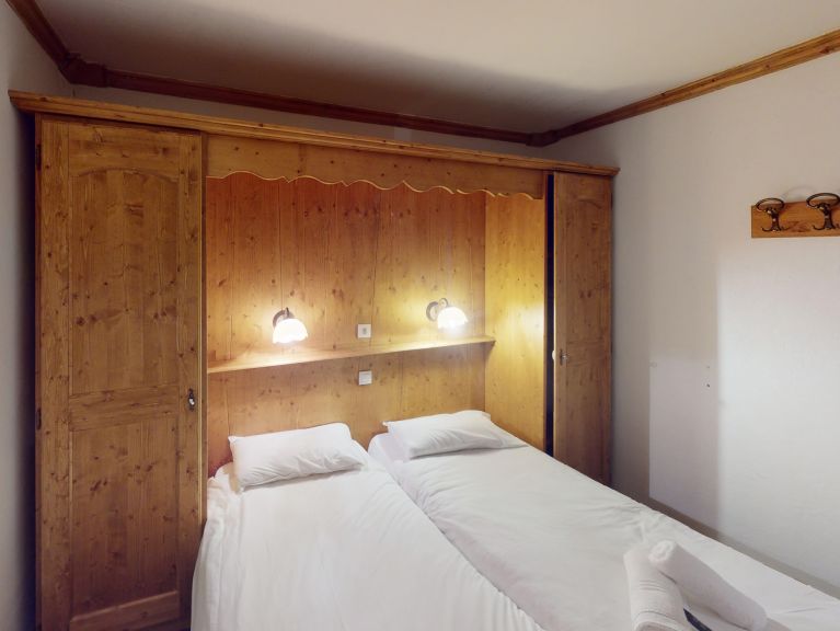 Chalet-apartment Les Arolles